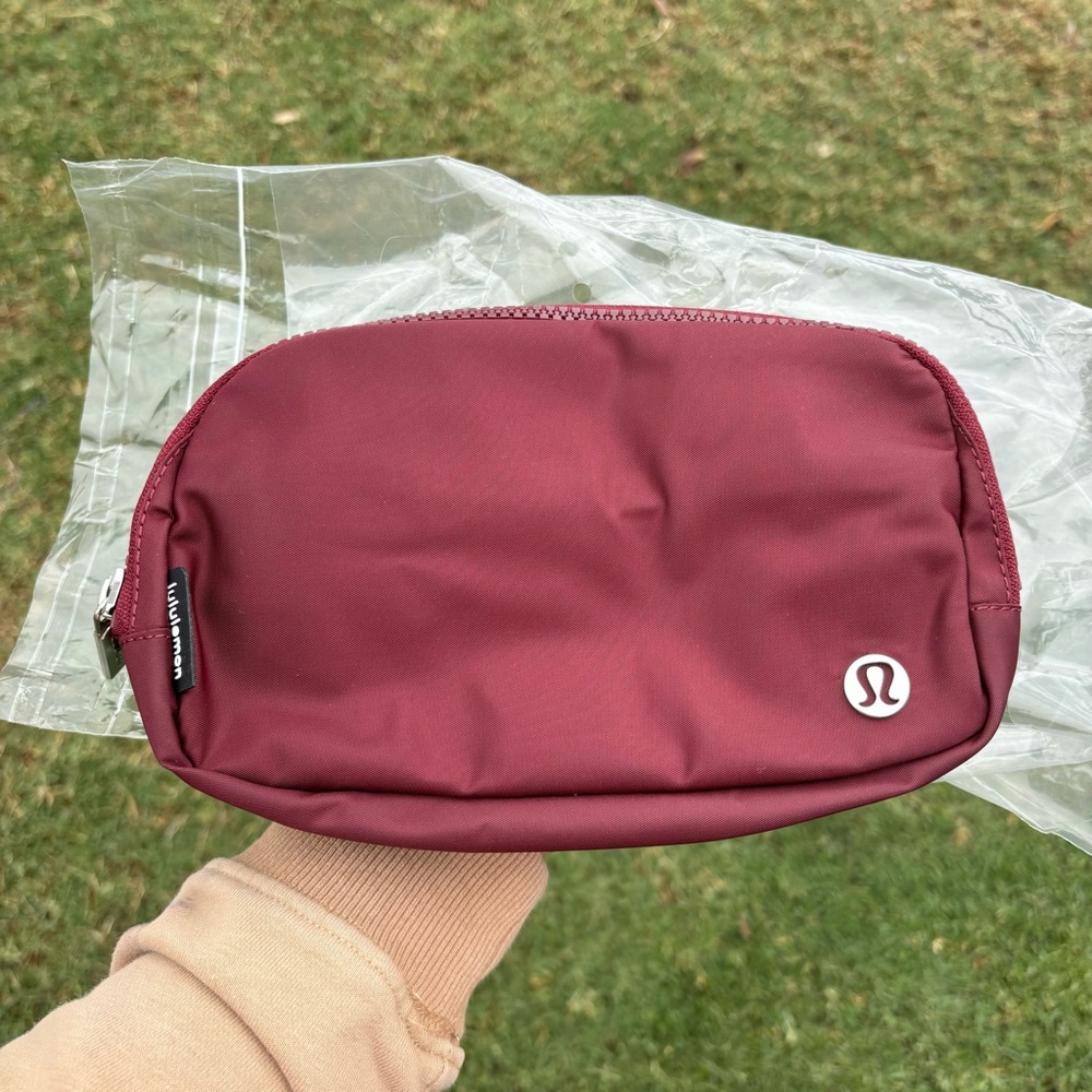 NWT Lululemon Everywhere Belt Bag Red Merlot